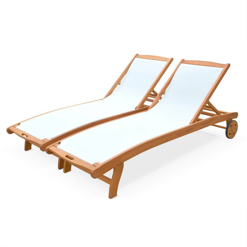 Transats, chaises longues sweeek Ensemble de 2 bains de soleil en bois Marbella, transats en eucalyptus  huilé et textilène Blanc | sweeek